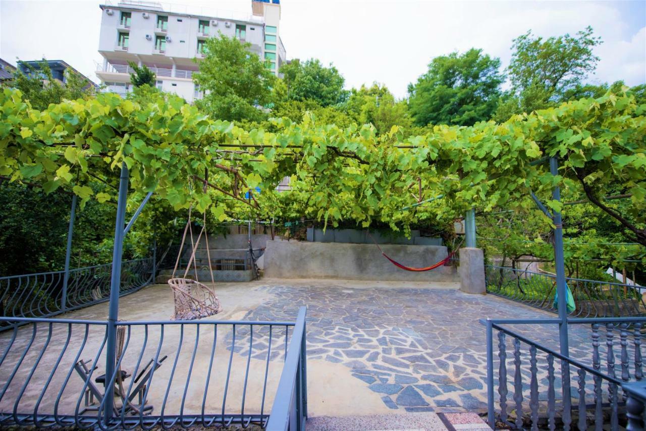 A.G'S Guest House Kutaisi Exterior photo